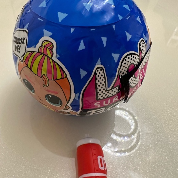 NEW LOL SURPRISE BOYS SERIES 2 CAPTAIN QB - Picture 2 of 4